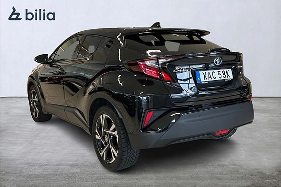 Toyota C-HR 2 of 21