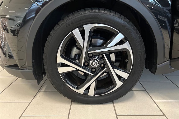 Toyota C-HR 17 of 21