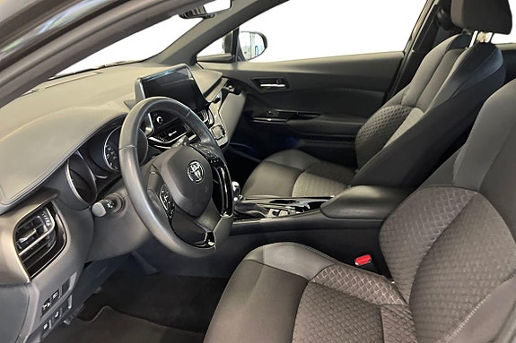 Toyota C-HR 14 of 21