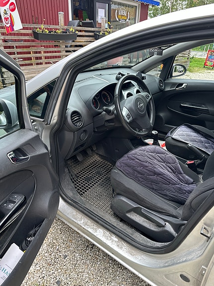 Opel Corsa 4 of 6