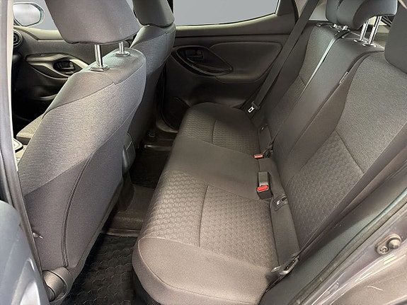 Toyota Yaris 9 of 24