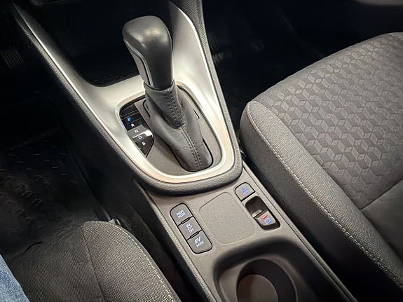 Toyota Yaris 22 of 24