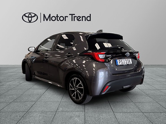 Toyota Yaris 3 of 24