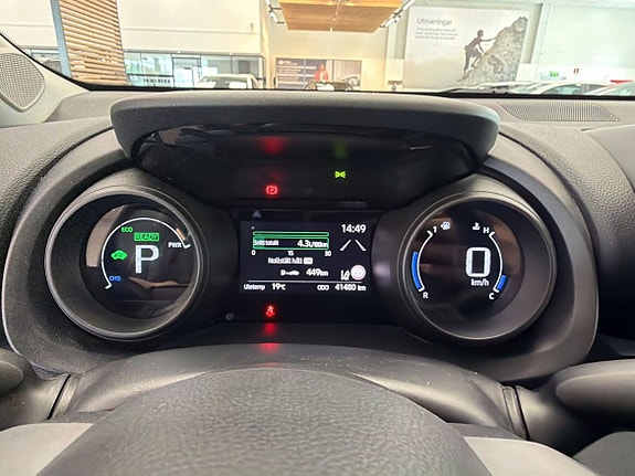 Toyota Yaris 20 of 24