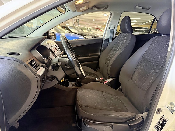 Kia Picanto 8 of 17
