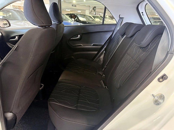 Kia Picanto 11 of 17