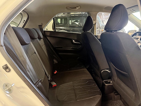 Kia Picanto 10 of 17