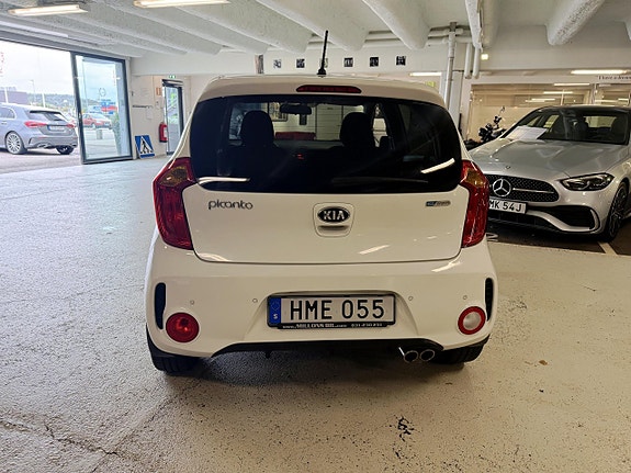Kia Picanto 7 of 17