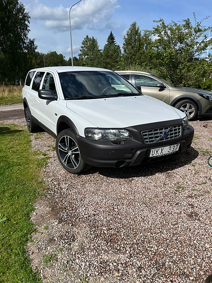 Volvo XC70 3 of 7