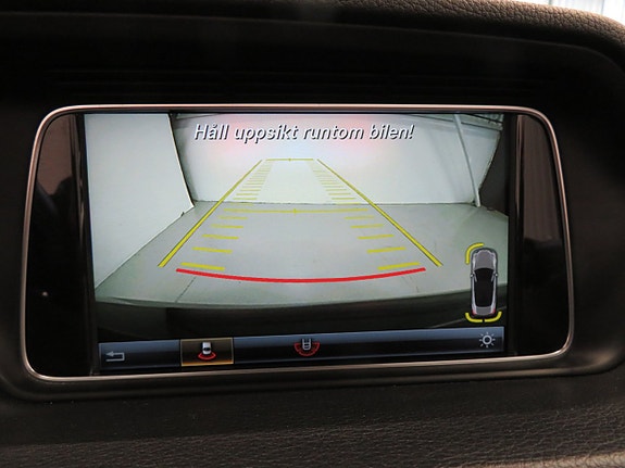 Mercedes-Benz E320 15 of 15