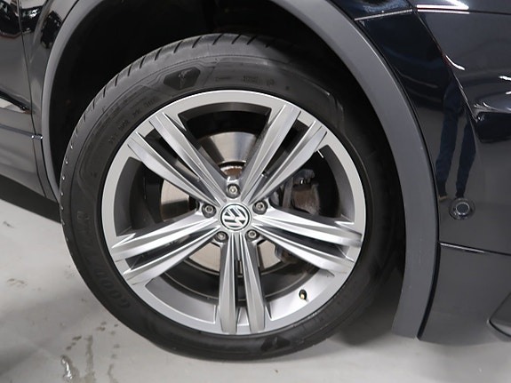 Volkswagen Tiguan 12 of 30