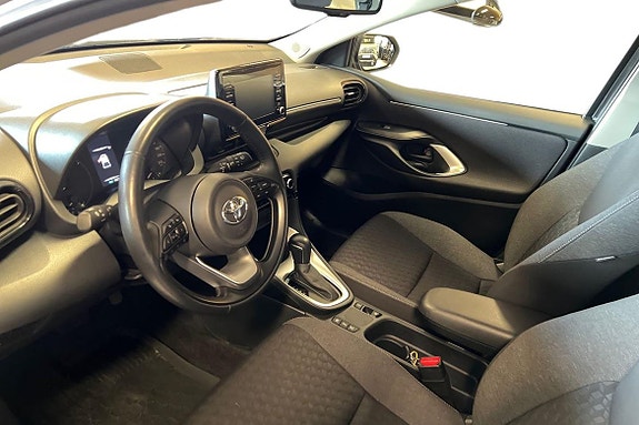 Toyota Yaris 14 of 21