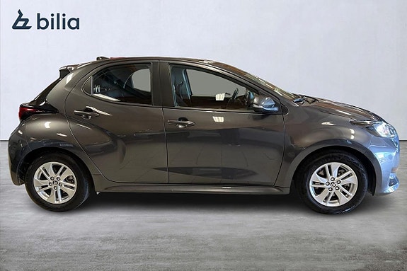 Toyota Yaris 18 of 21