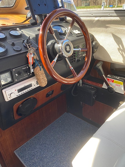 Mycket fint exemplar, Flipper 740-87 med stark och snål dieselmotor. 7 of 24