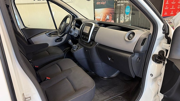 Renault Trafic 7 of 18