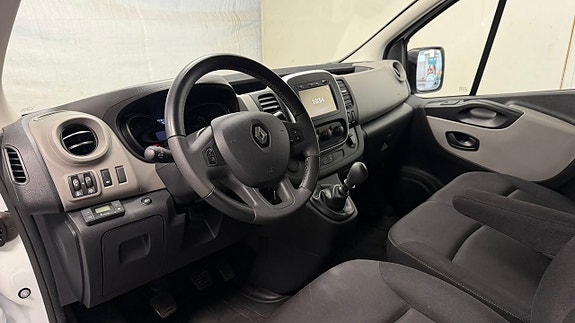 Renault Trafic 8 of 18