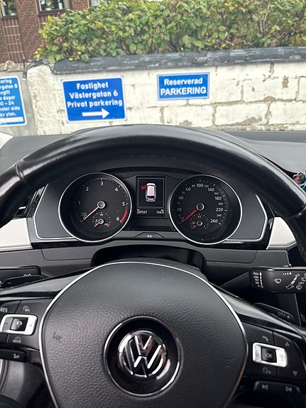 Volkswagen Passat Alltrack 5 of 5