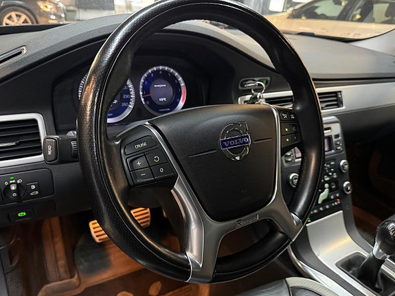 Volvo V70 8 of 15
