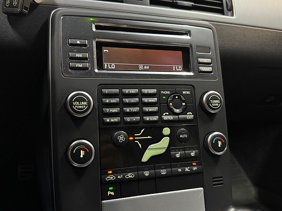 Volvo V70 12 of 15