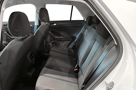 Volkswagen T-Roc 8 of 16