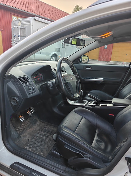 Volvo V50 9 of 18