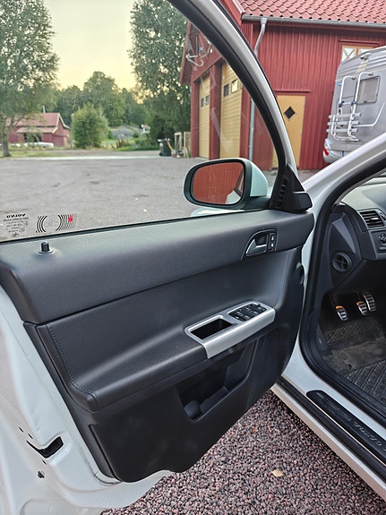 Volvo V50 8 of 18