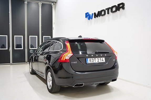 Volvo V60 4 of 17