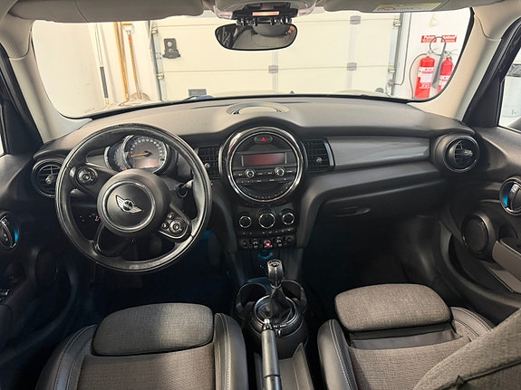 MINI Cooper 7 of 12