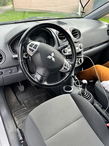 Mitsubishi Colt 6 of 6