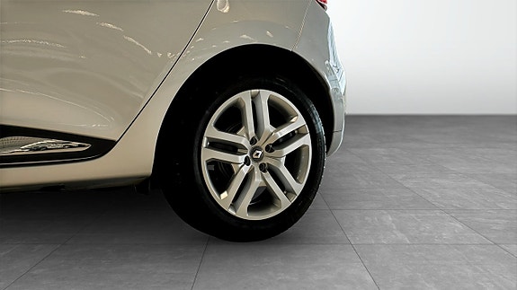 Renault Clio 9 of 23
