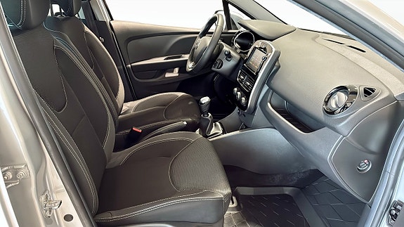 Renault Clio 10 of 23