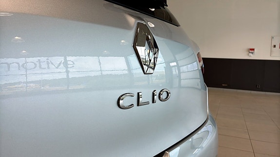Renault Clio 23 of 23
