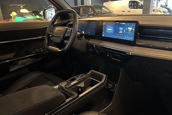 KGM Musso EV 11 of 22