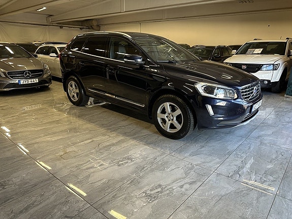 Volvo XC60 2 of 22