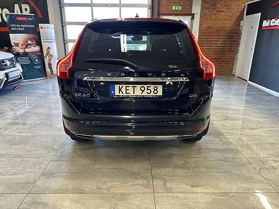 Volvo XC60 14 of 22