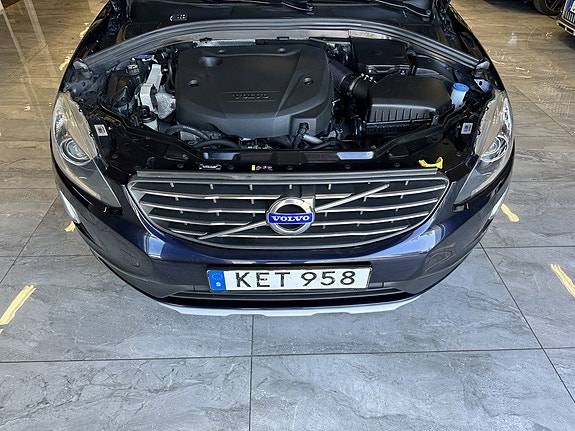 Volvo XC60 13 of 22