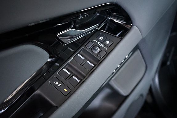 Land Rover Range Rover Evoque 22 of 30