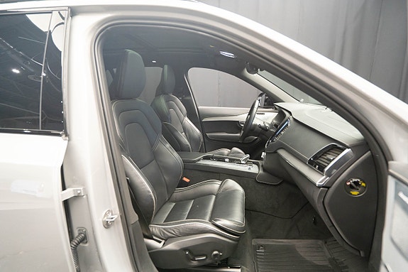 Volvo XC90 24 of 30