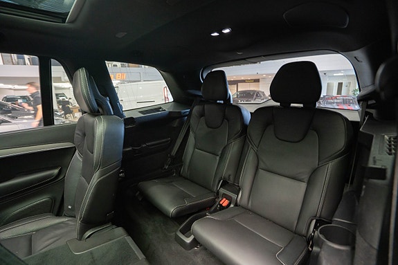 Volvo XC90 15 of 30