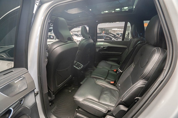 Volvo XC90 21 of 30