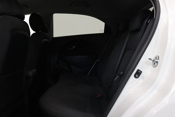 Kia Rio 21 of 23