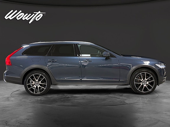 Volvo V90 Cross Country 3 of 21