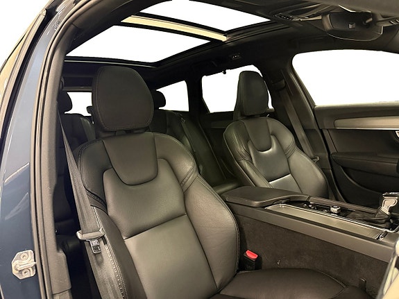 Volvo V90 Cross Country 12 of 21