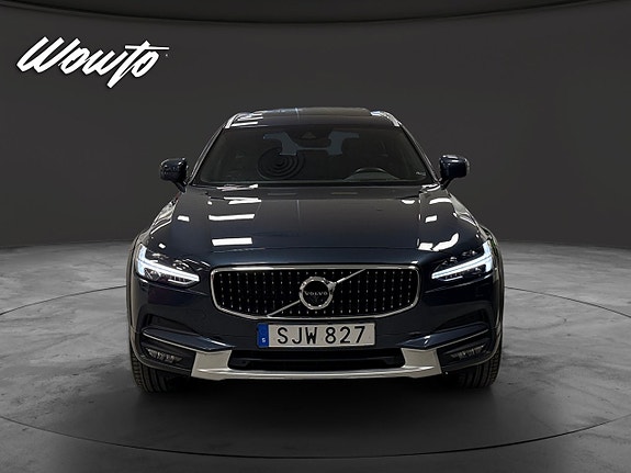 Volvo V90 Cross Country 2 of 21