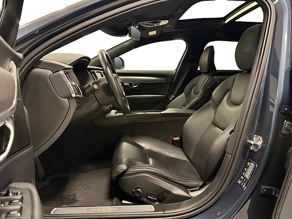 Volvo V90 Cross Country 8 of 21