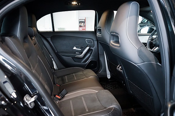 Mercedes-Benz A250 e 28 of 29