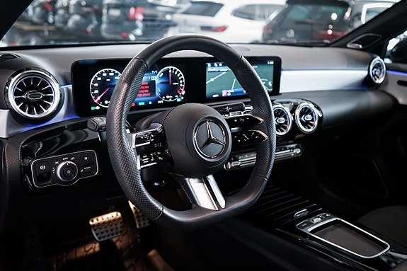 Mercedes-Benz A250 e 10 of 29