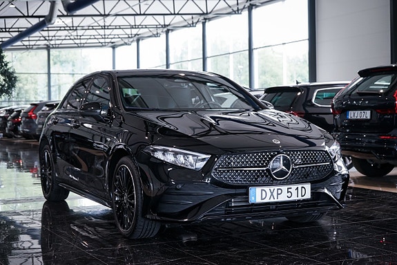 Mercedes-Benz A250 e 3 of 29