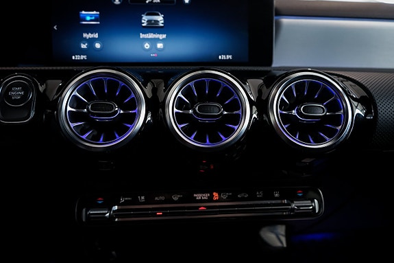 Mercedes-Benz A250 e 20 of 29