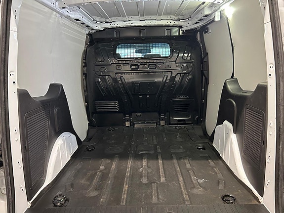 Ford Transit Connect 9 of 19